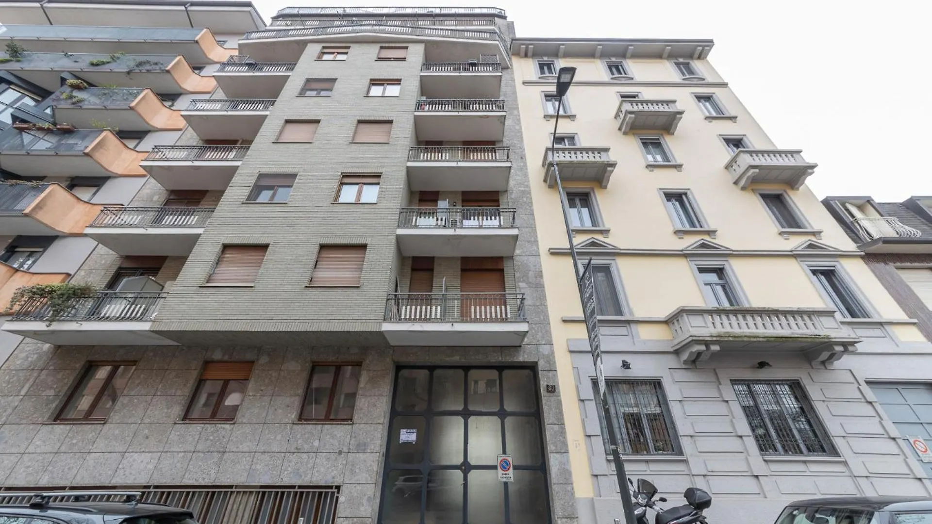 Modern And Comfortable Apartment In Cenisio Area Milan