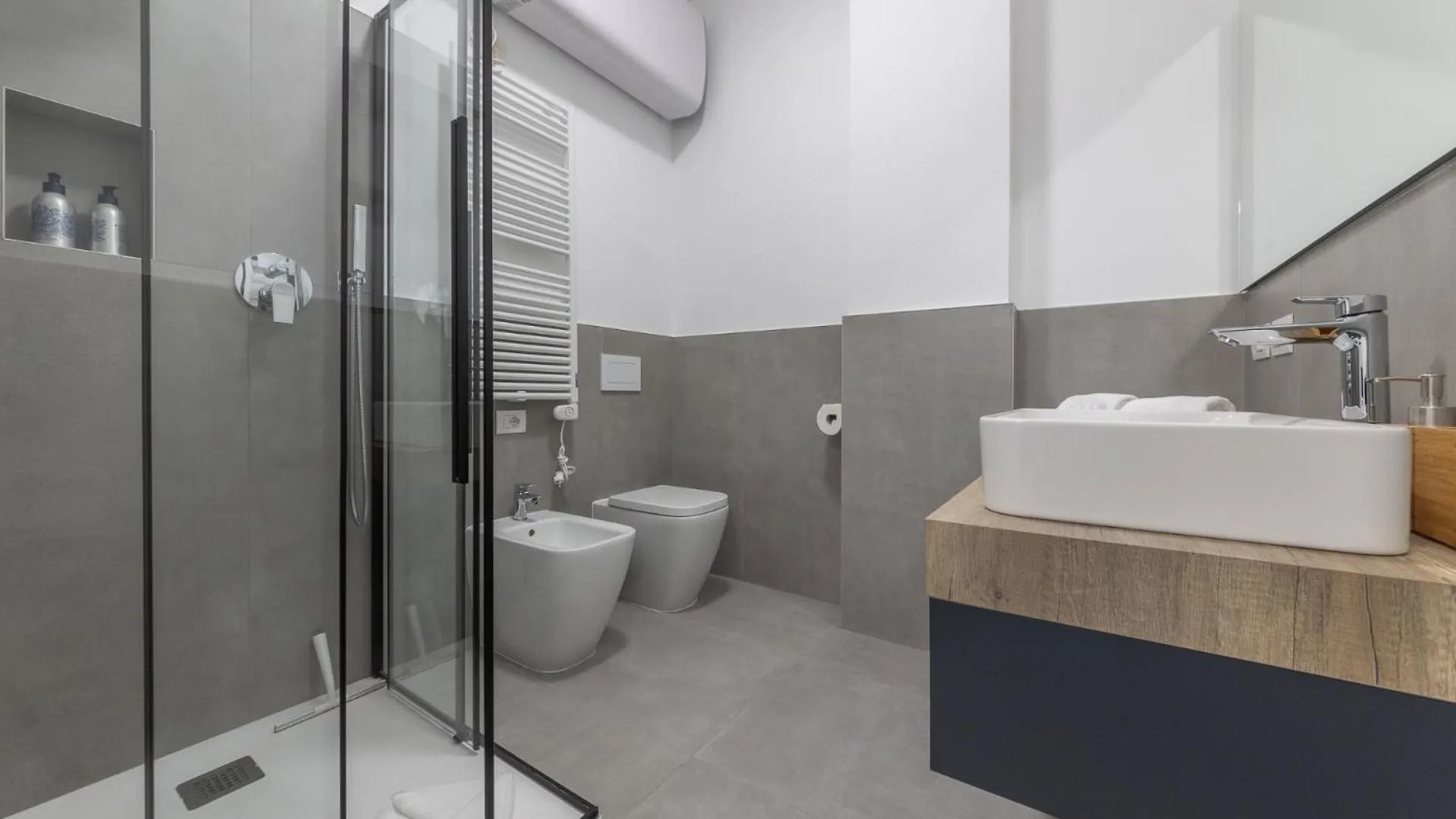 Modern And Comfortable Apartment In Cenisio Area Milan 0*,  Italy