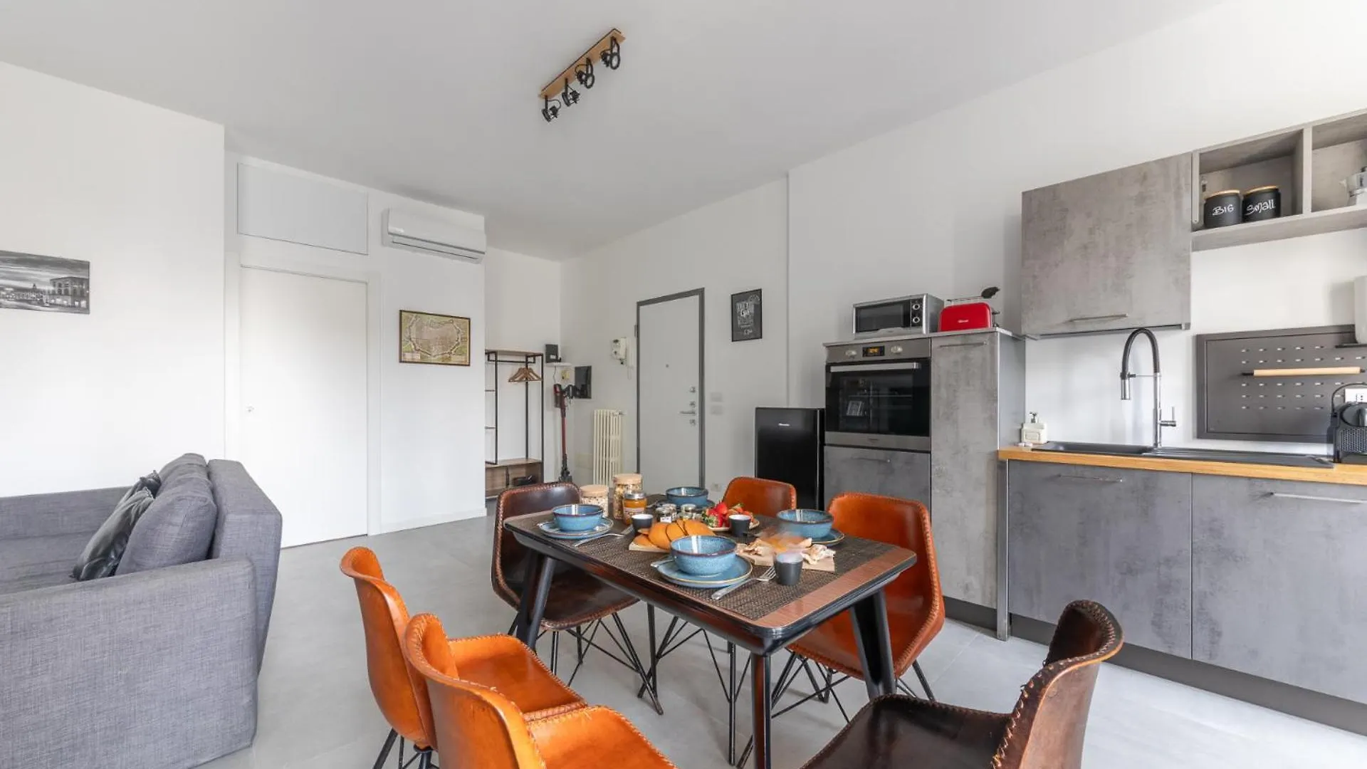 Modern And Comfortable Apartment In Cenisio Area Milan 0*,