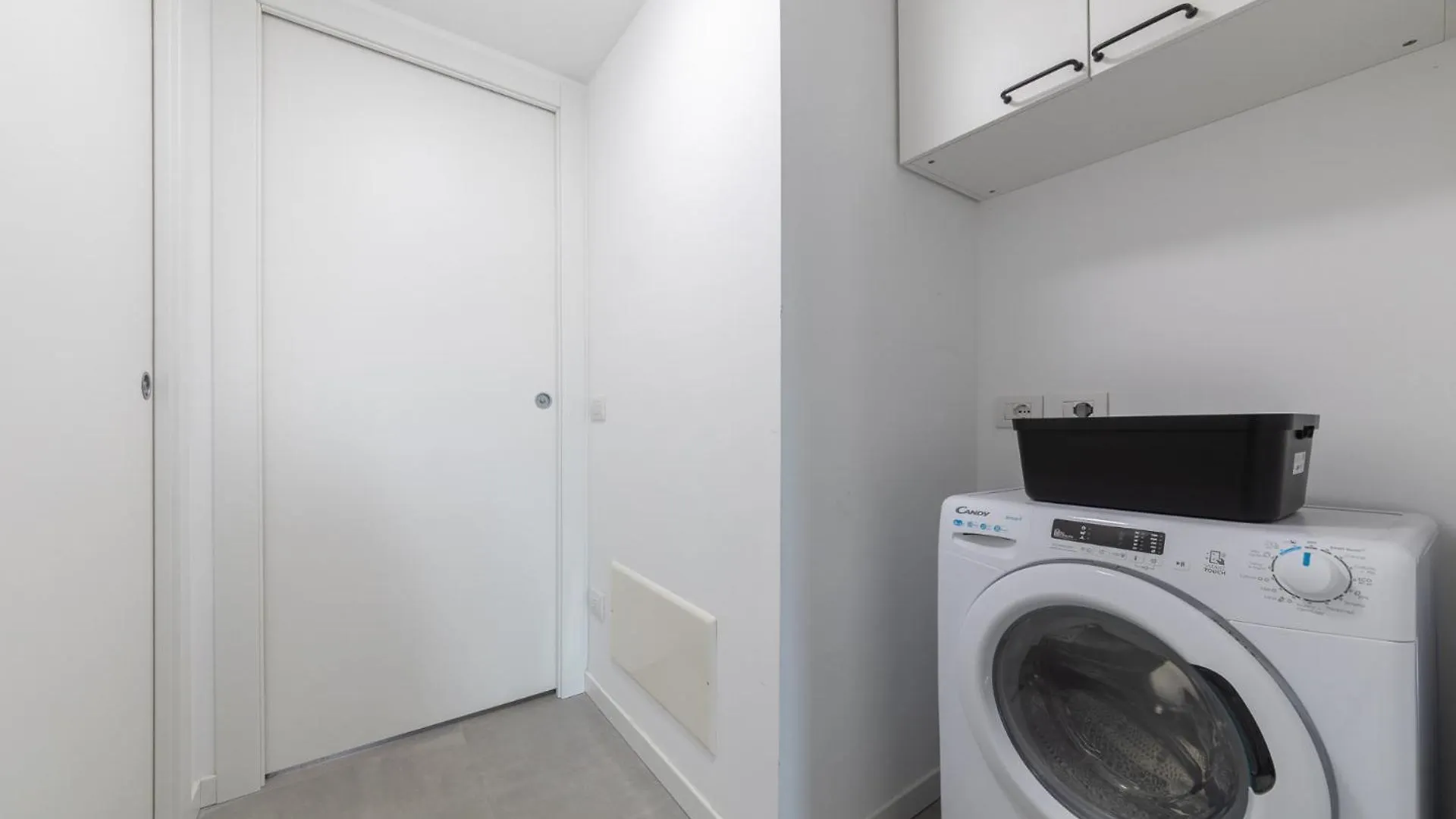 Modern And Comfortable Apartment In Cenisio Area Milan 0*,  Italy