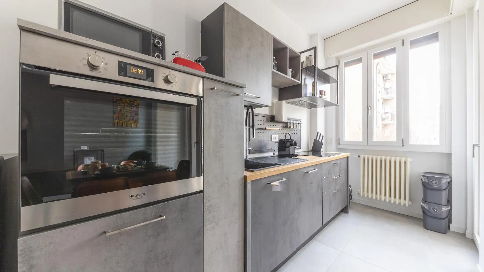 Modern And Comfortable Apartment In Cenisio Area Milan Italy