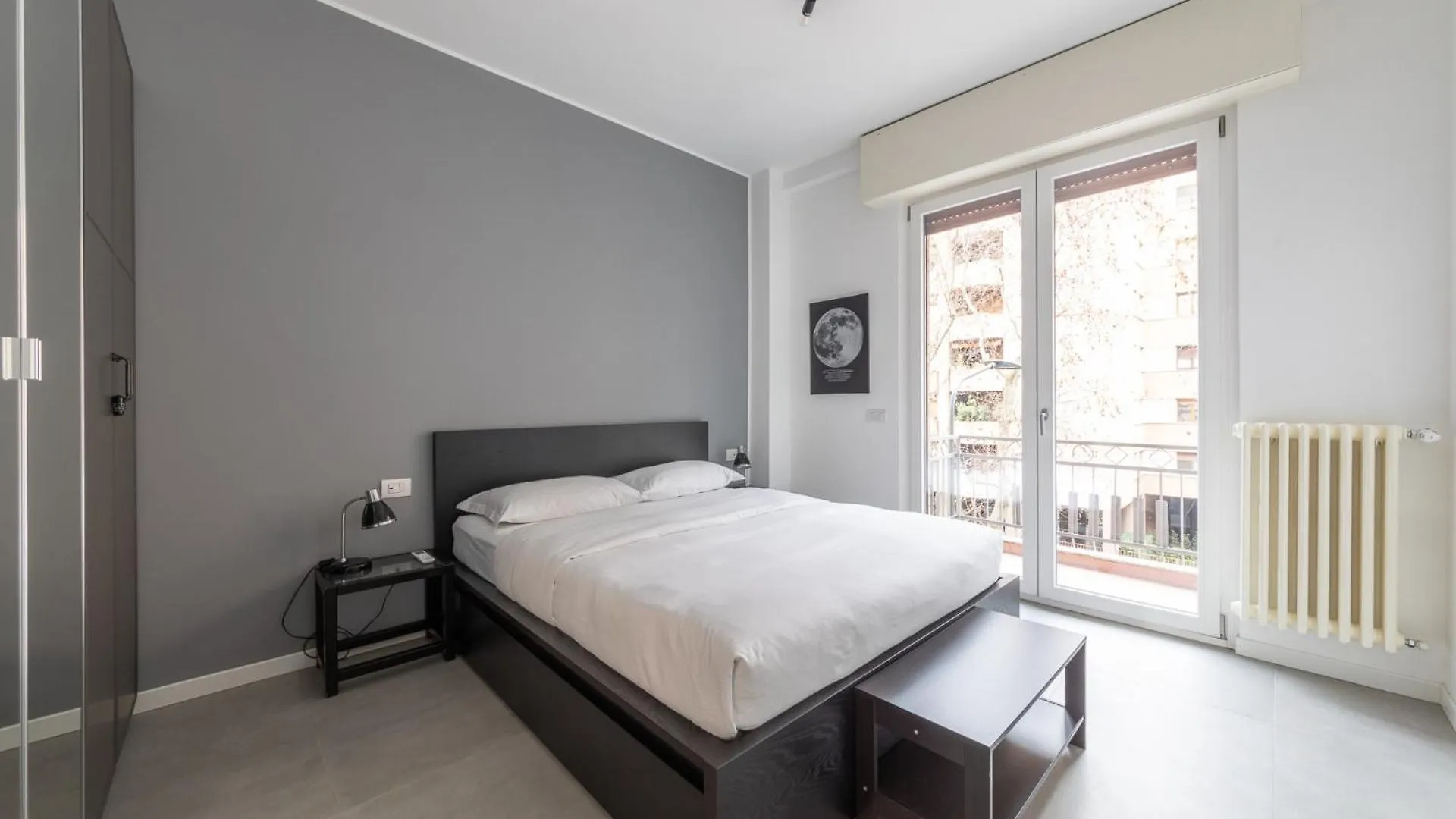 Modern And Comfortable Apartment In Cenisio Area Milan Italy