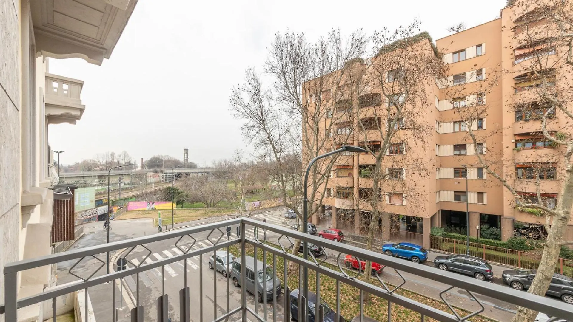 Modern And Comfortable Apartment In Cenisio Area Milan Italy