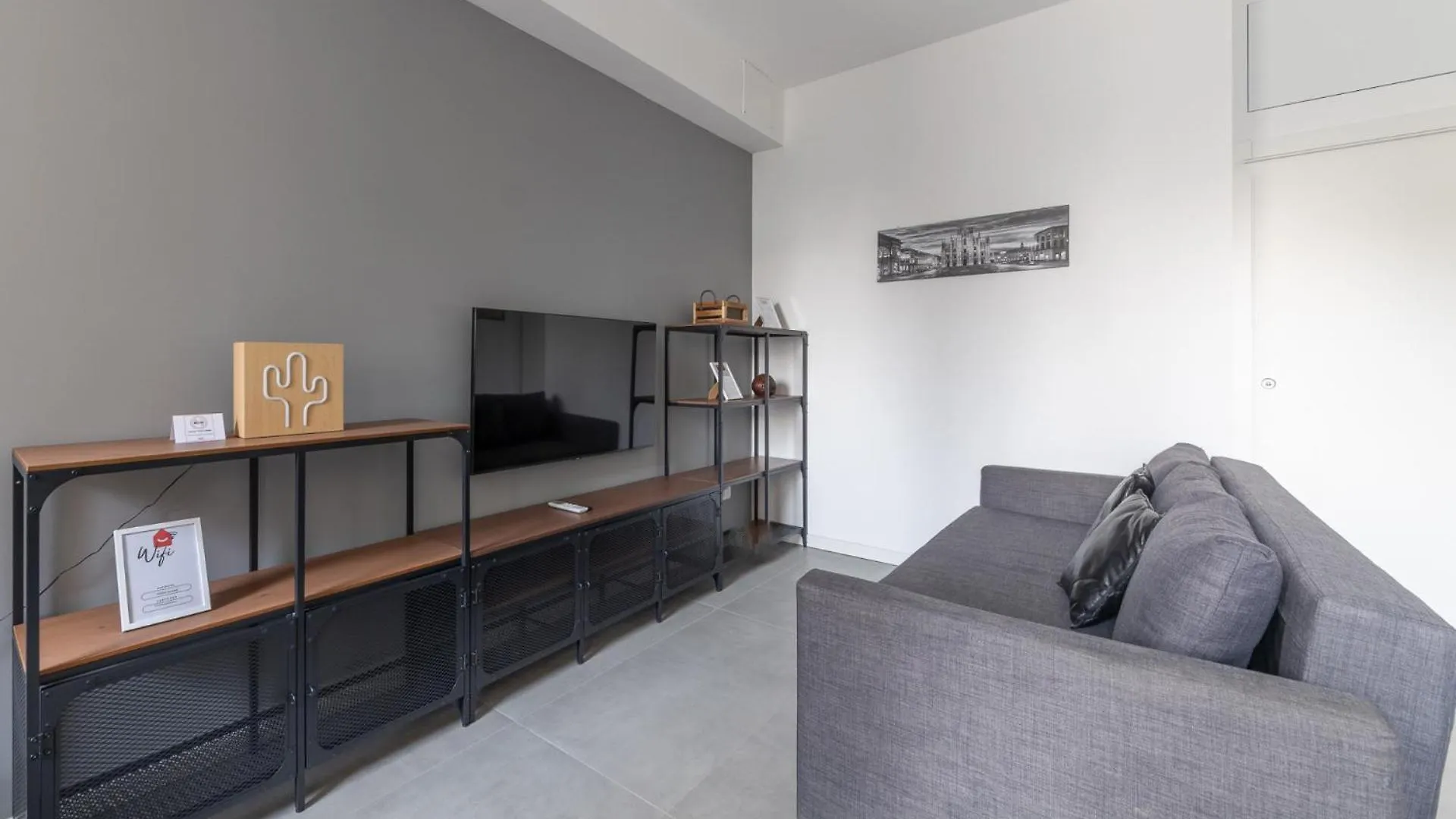 Modern And Comfortable Apartment In Cenisio Area Milán